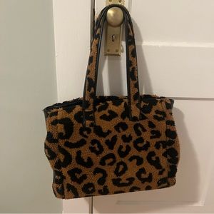 Mix No. 6 cheetah sherpa bag